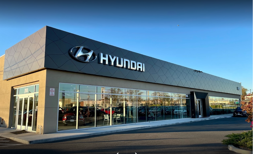 Dealership gallery photo 1